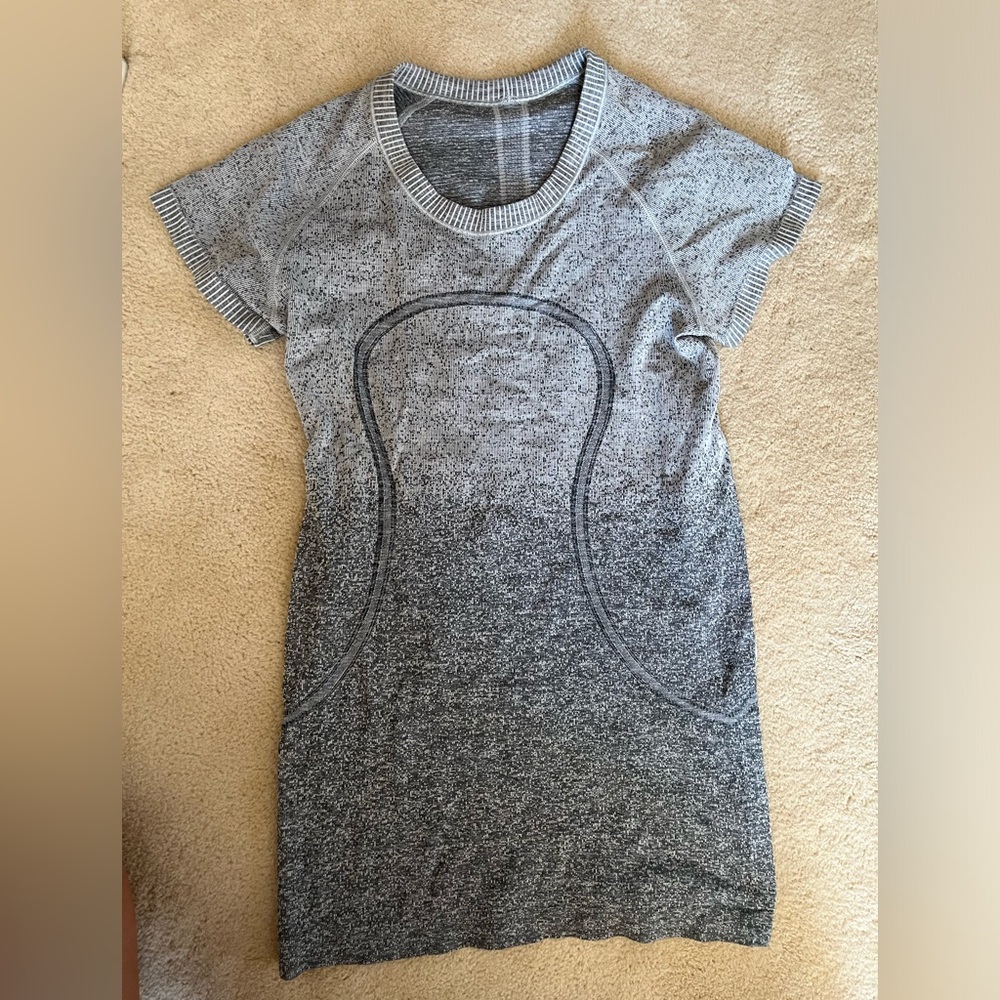 Lululemon size 6 Top